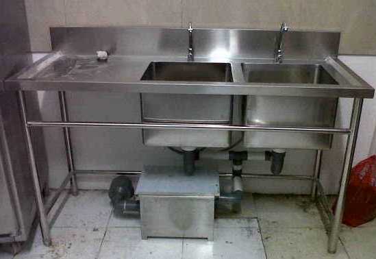 Double Sink with side table